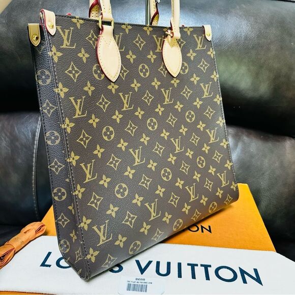 Louis Vuitton Sac Plat PM - Picture 10 of 16